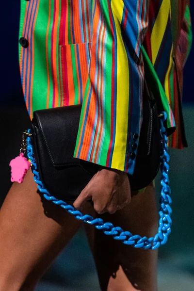 Look 27